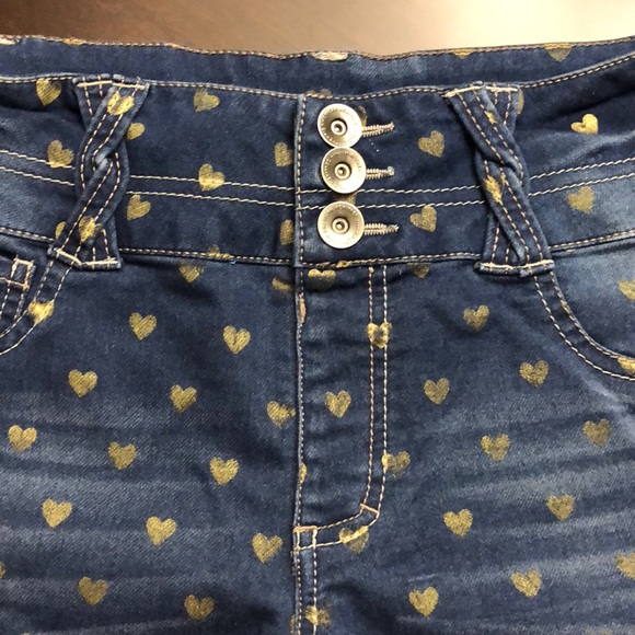 Girls shorts 🌼 - Picture 2 of 5